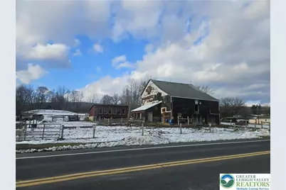 4586 W Mountain View Drive, Lehigh Township, PA 18088 - Photo 2