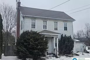 4586 W Mountain View Dr, Lehigh Township, PA 18088 - Photo 2