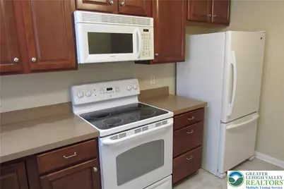 1530 W Harvest Drive, Forks Twp, PA 18045 - Photo 6