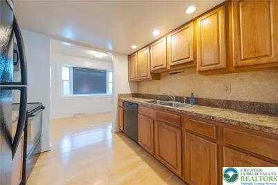 7528 Buttercup Road, Lower Macungie Twp, PA 18062 - Photo 10