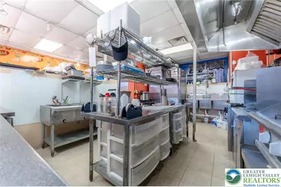 6 S Broad Street, Nazareth Boro, PA 18064 - Photo 20