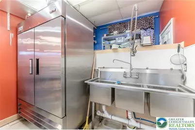 6 S Broad Street, Nazareth Boro, PA 18064 - Photo 14