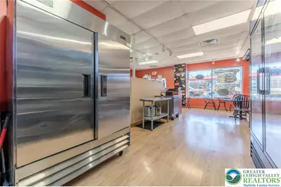 6 S Broad Street, Nazareth Boro, PA 18064 - Photo 18