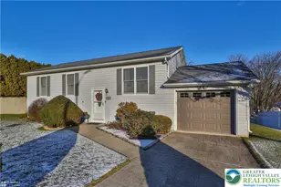 969 Bridge Ct, Catasauqua Boro, PA 18032 - Photo 2