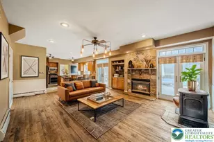 126 Devonshire Dr, Hamilton Twp, PA 18360 - Photo 4