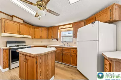 188 Greenbriar Drive, East Allen Township, PA 18014 - Photo 12