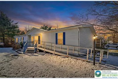 188 Greenbriar Drive, East Allen Township, PA 18014 - Photo 2