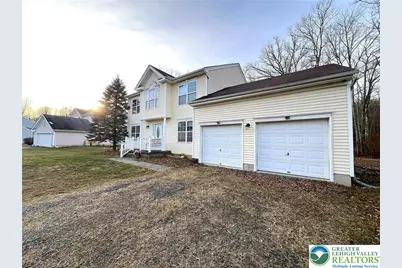 214 Kensington Drive, Bushkill, PA 18324 - Photo 2