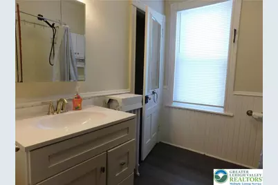 300 S 9th Street #2/upstairs, Lehighton Boro, PA 18235 - Photo 16