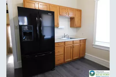 300 S 9th Street #2/upstairs, Lehighton Boro, PA 18235 - Photo 4