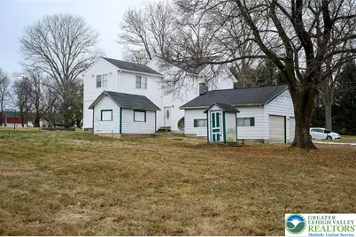 3831 Peach Drive, Lehigh Township, PA 18038 - Photo 4