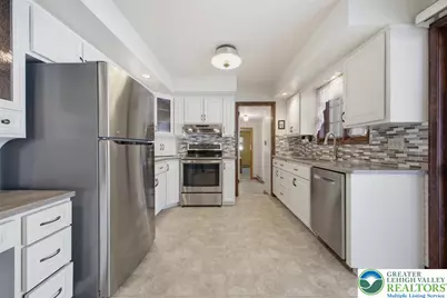 9 Kensington Circle, Allen Township, PA 18067 - Photo 12