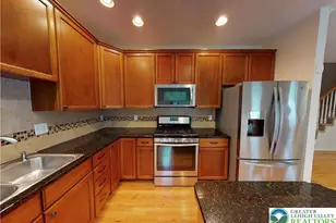 1824 Big Ridge Dr, Middle Smithfield, PA 18302 - Photo 8