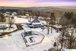 521 Greenview Dr, Hamilton Twp, PA 18353 - Photo 2