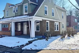 526 Park Pl, Bethlehem City, PA 18018 - Photo 2