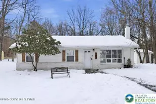 183 Crescent Way, Tunkhannock Twp, PA 18210 - Photo 2