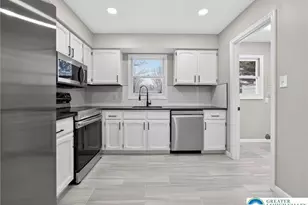 328 41st St, South Whitehall Twp, PA 18104 - Photo 2