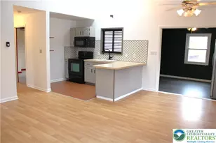 15 Hilltop Cir, Middle Smithfield, PA 18302 - Photo 4