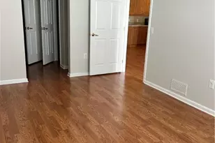 1113 Old Course Ln, Easton, PA 18042 - Photo 4