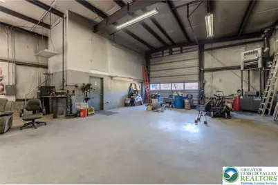 102 E Moorestown Road, Bushkill Twp, PA 18091 - Photo 6