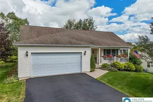 317 Golden Oaks Dr, Kidder Twp N, PA 18661 - Photo 1