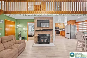 134 Oakenshield Dr, Lehman Twp, PA 18371 - Photo 12