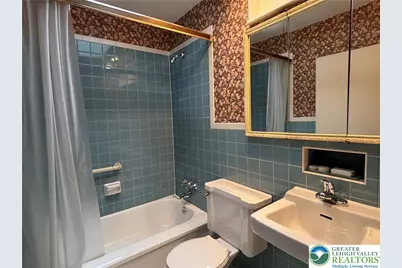 2303 4th Street, Wilson, PA 18042 - Photo 16