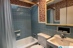 2303 4th St, Wilson, PA 18042 - Photo 16