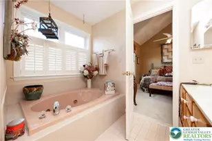 319 Surrey Pl, Macungie Boro, PA 18062 - Photo 18