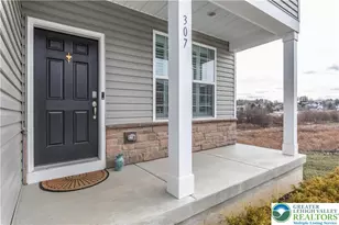 307 Knollwood Dr, Forks Twp, PA 18040 - Photo 2