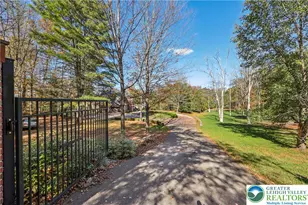 441 Hidden Lake Dr, Middle Smithfield, PA 18302 - Photo 2