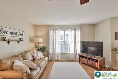 521 S New Street, Nazareth Boro, PA 18064 - Photo 4