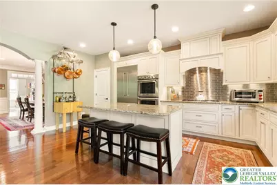 1970 Carriage Knoll Drive, Bethlehem City, PA 18015 - Photo 8