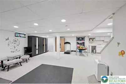 6059 Timberknoll Dr, Lower Macungie Twp, PA 18062 - Photo 20