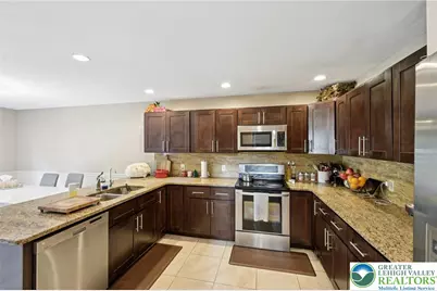 6059 Timberknoll Dr, Lower Macungie Twp, PA 18062 - Photo 8