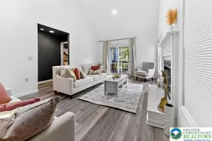 230 Hawthorne Village Ct, Middle Smithfield, PA 18302 - Photo 6