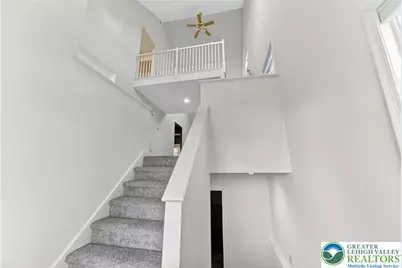 230 Hawthorne Village Court, Middle Smithfield, PA 18302 - Photo 4