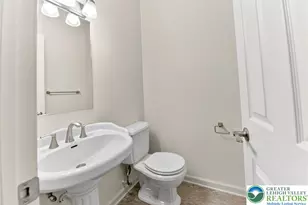 230 Hawthorne Village Ct, Middle Smithfield, PA 18302 - Photo 14