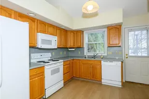 251 W 31st St, Allen Township, PA 18067 - Photo 4