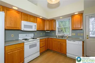 251 W 31st St, Allen Township, PA 18067 - Photo 6