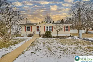 17 Canterbury Ct, Forks Twp, PA 18040 - Photo 1