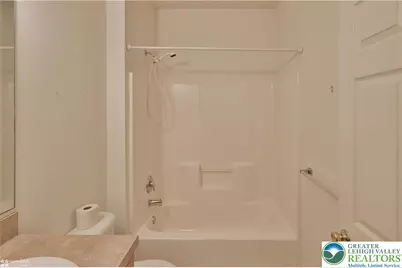 1384 Hennaberry Lane, Forks Twp, PA 18040 - Photo 28