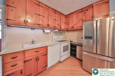 1333 Spring Valley Road, Bethlehem City, PA 18015 - Photo 18