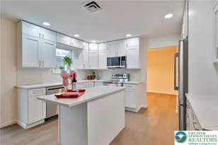 7685 Bryn Dr, Lower Milford Township, PA 18036 - Photo 6