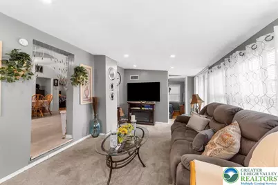 5761 Chestnut Street, Upper Milford Township, PA 18029 - Photo 4