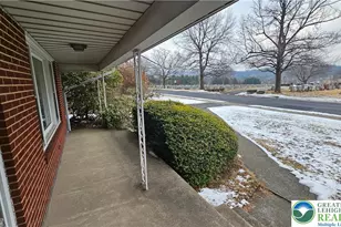 325 E Walnut St, Hellertown Boro, PA 18055 - Photo 6