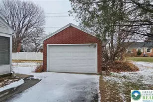 325 E Walnut St, Hellertown Boro, PA 18055 - Photo 4