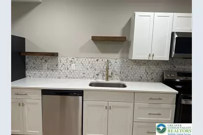 427 Delaware Avenue #202, Portland, PA 18351 - Photo 2