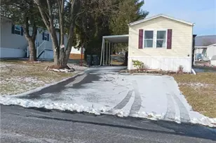 93 Nashua St, Lehigh Township, PA 18088 - Photo 2