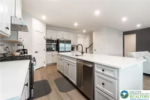 820 Hendon Ln, North Catasauqua Bor, PA 18032 - Photo 12